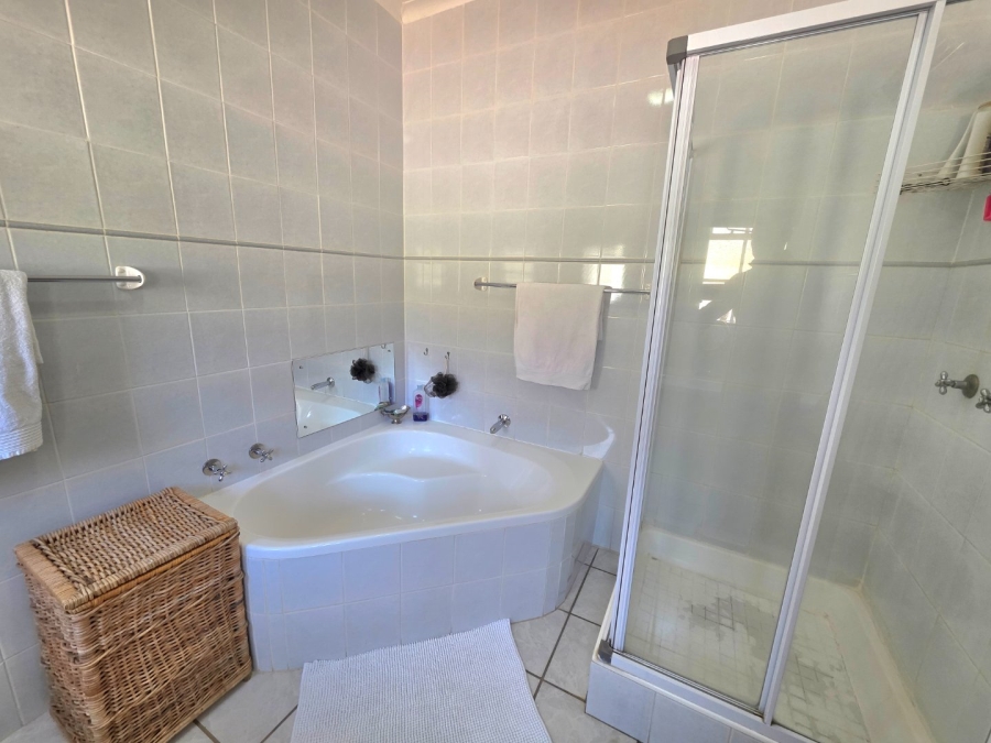 5 Bedroom Property for Sale in Clarens Free State